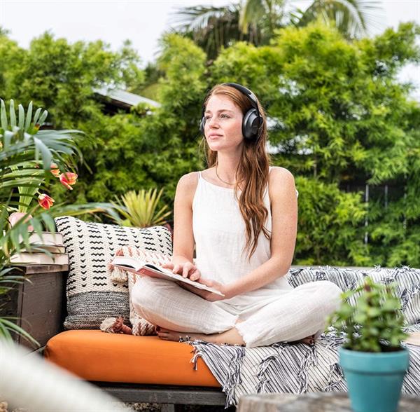 eBookReader Bose noise cancelling headphones 700 Lytte til musik